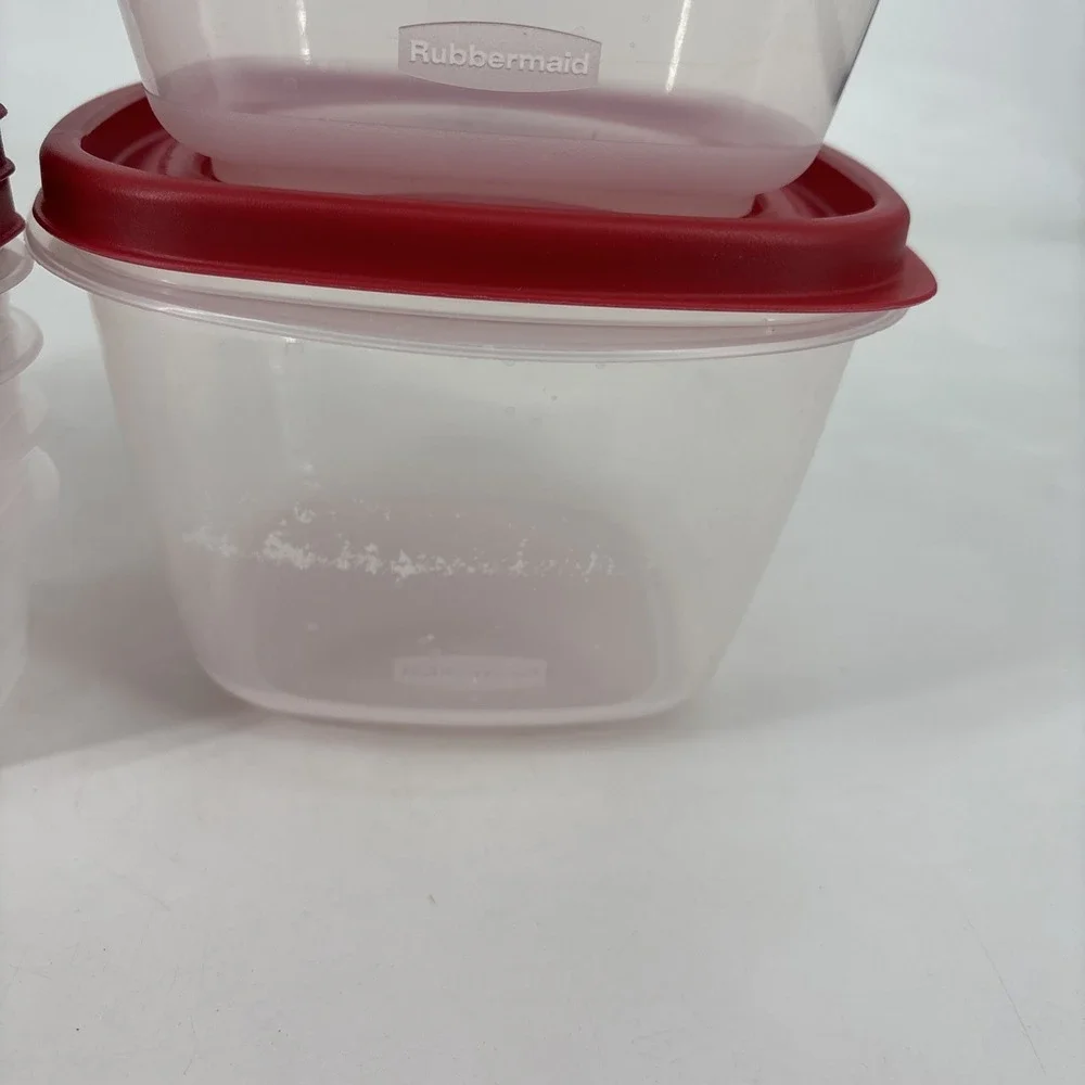 Rubbermaid Container LOT (5)  1.25 Cup, (2) 7 Cups & (4) 4 oz Red Snap-on Lids